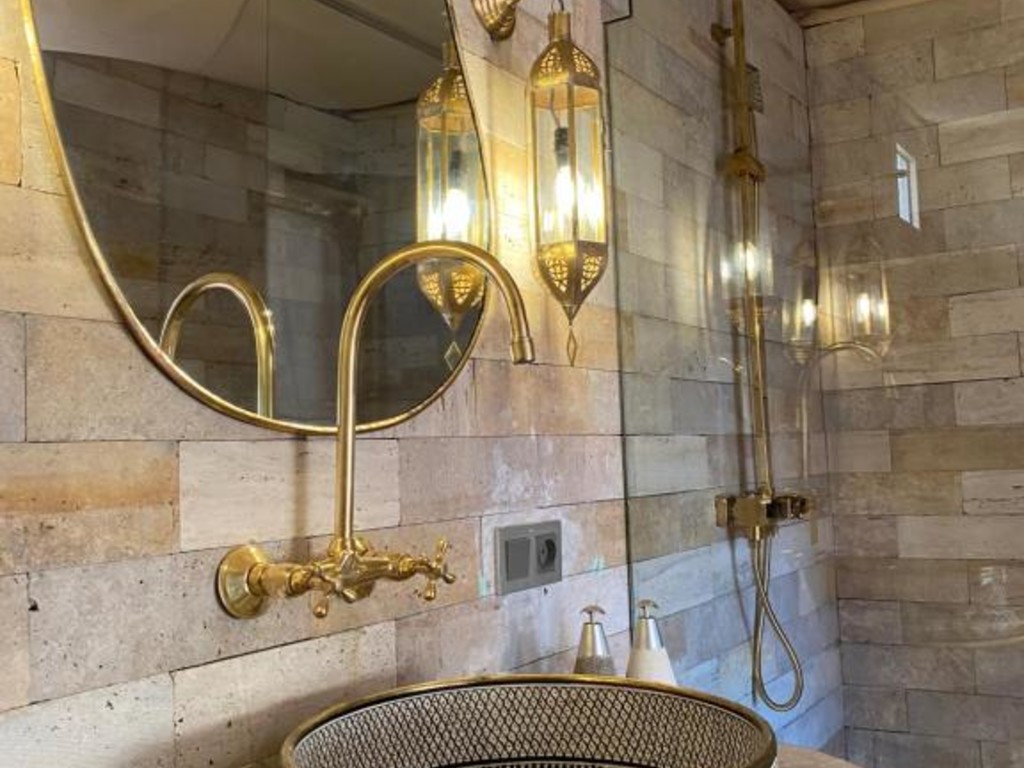 287a6c12-d77d-4d08-83c3-81df07743572